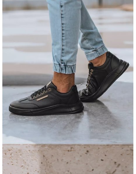 Čierne pánske topánky
