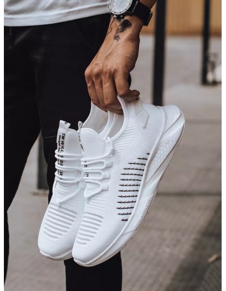 Biele pánske topánky