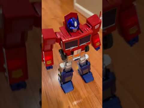 SELF TRANSFORMING OPTIMUS PRIME!!!