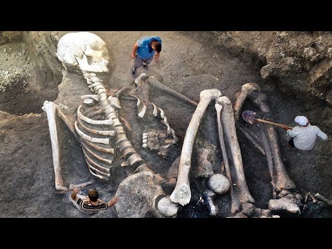 20 Shocking Discoveries of Giants You Won&#039;t Believe Exist