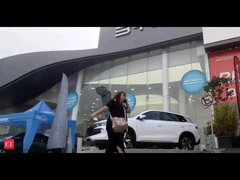 Tesla&#039;s Indian Dream in Jeopardy: BYD&#039;s Bold Move Complicates EV Market!